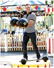 Matt Damon Signed Autographed 11x14 Photo Funny Weights Strong Man ACOA PSA