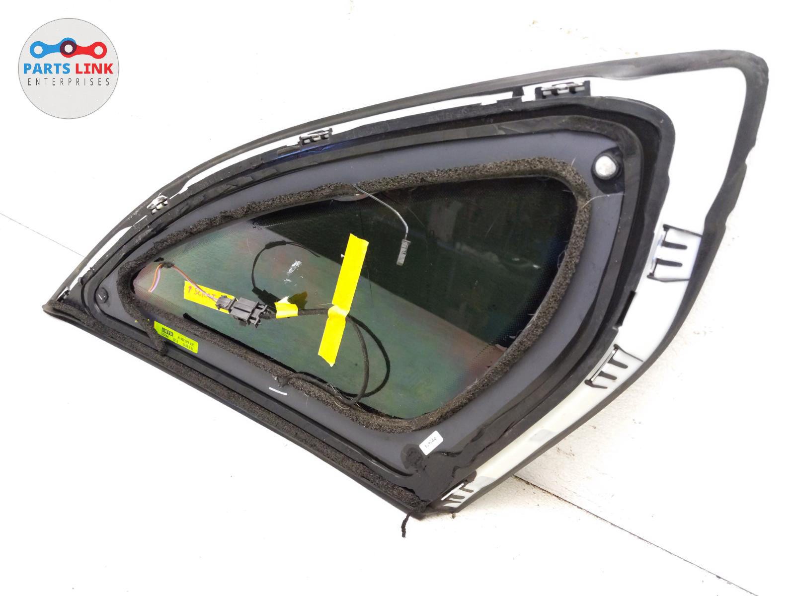 2016-20 BENTLEY BENTAYGA REAR RIGHT GLASS QUARTER VENT WINDOW CORNER PANEL TRIM
