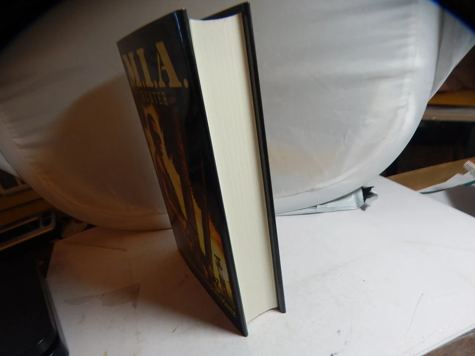 JOE R LANSDALE M.I.A. Hunter Stephen Mertz Subterranean Press SIGNED Ltd Ed HBDJ - Image 3 of 4