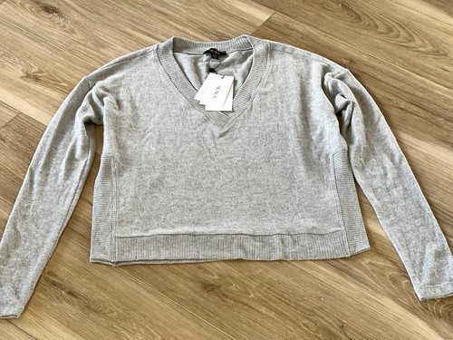 $135 NWT ALALA V-Neck Wander Sweater Glacier Grey Side Slit Fuzzy Cozy Soft XS - 第 6/11 張圖片