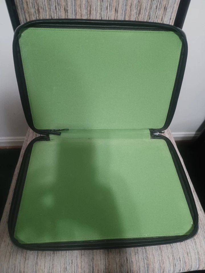 Funda de cuero para portátil Crumpler 15", 15,5" de largo x 1,5" de ancho x 10,5" de profundidad Foto 3 de 3