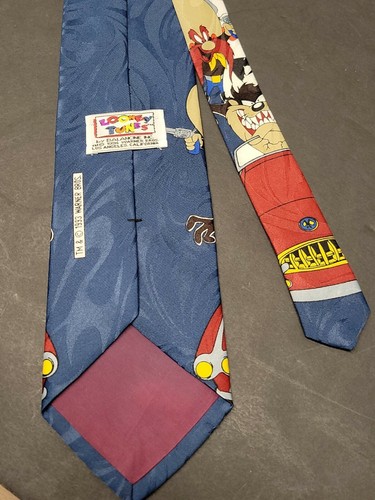 VTG 1994 Looney Tunes Mens Tie Taz Bugs Bunny Tweety Red Car Blue - Picture 4 of 5