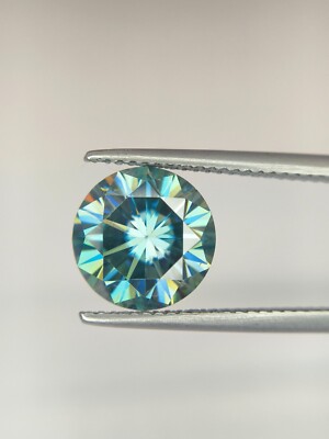 3.53 Cts A VERY BEAUTIFUL AND CHARMING MOSSANITE GREEN COLOR !!!