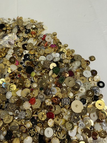Vintage 4.5lbs Buttons Lot Gold Tone Clothing Shirt Jacket Coat Crafts Sewing - Picture 7 of 15