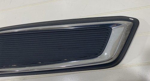 OEM 2016-2019 Chevrolet Impala Front Lower Side Grille Fog Cover Bezel Driver LH - Picture 3 of 7