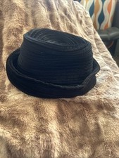 Black 1950's style 90's Women's Hat Velvet Cloche Pillbox size medium