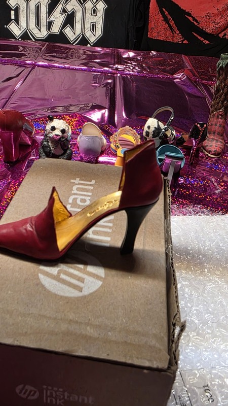 Just The Right Shoe  Collectible Decor Figurine