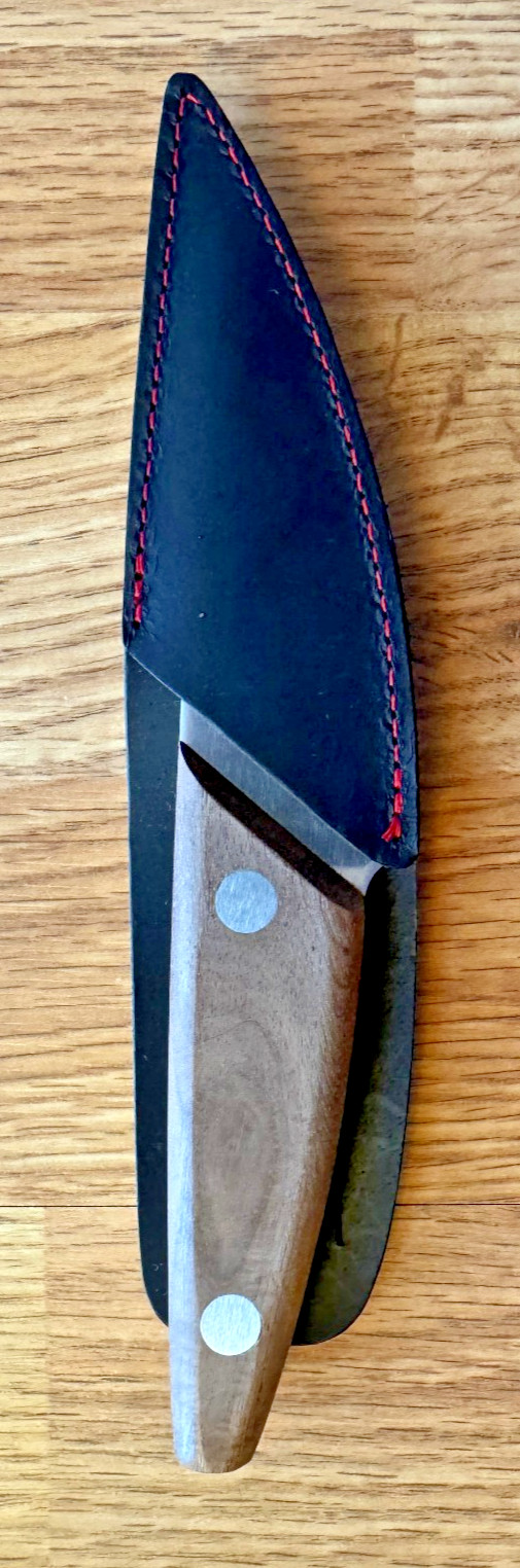 Walnut New In Box W/ Leather Sheath One Hundred Knives