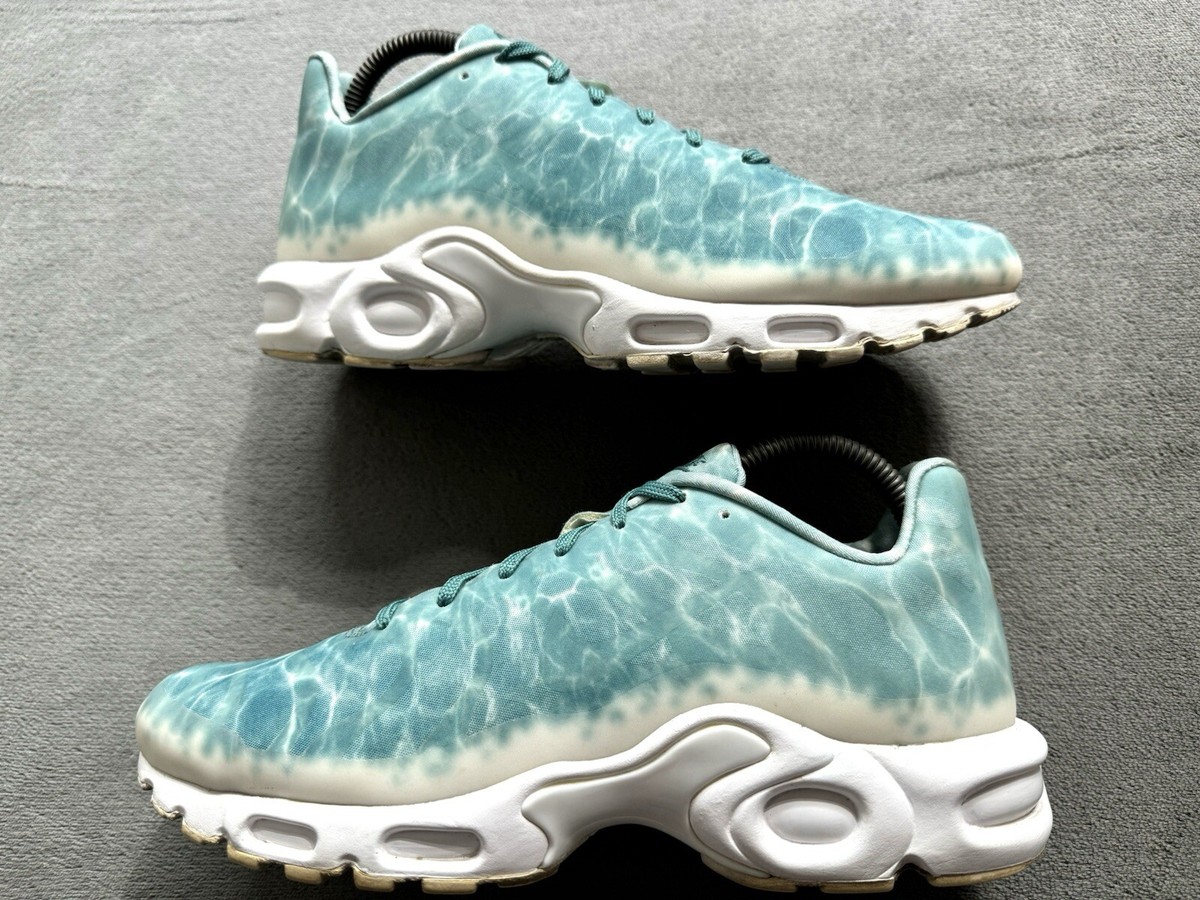 nike tn swimming pool