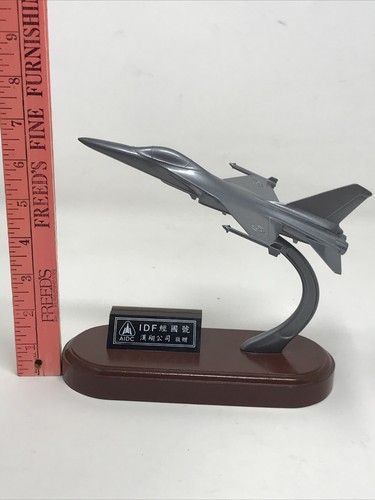 IDF Taiwan Air Force Fighter Jet Model on Wood Base IDF AIDC F-CK-1A Plane - Picture 10 of 10