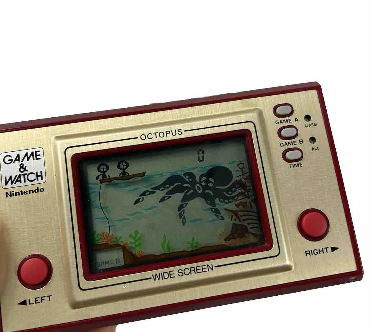 Nintendo Game and Watch Octopus 1981 Game OC-22 w Manual Tested