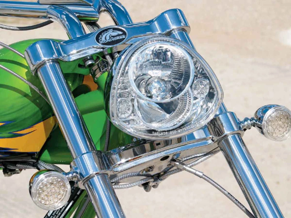 Faro de motocicleta cromado aprobado por el DOT American Iron Horse con LED DRL y cable Foto 4 de 4