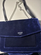 Guess Bag Blue Purse Magnetic Closure- Chain Strap- Carry - Los Angeles - Velvet
