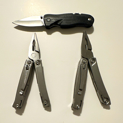 Leatherman sidekicks Steel Multi-Tool Pocket Clip 4in Closed. Also a knife.