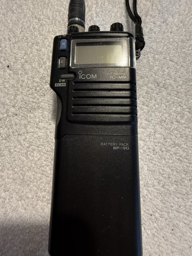 Icom VHF marine Radio IC-M9 With Battery Pack - Zdjęcie 2 z 4