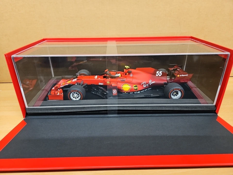 Looksmart Ferrari LS18F1036 1:18 SF21 #55 Carlos Sainz Jr Bahrain GP 2021  - Image 2 of 4