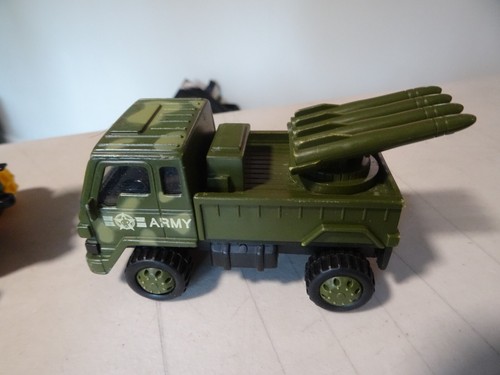 LOT OF 10 Vintage Soma Mighty Wheels US Army Humvee & SUV Toy Trucks Die Cast N4 - Picture 8 of 10