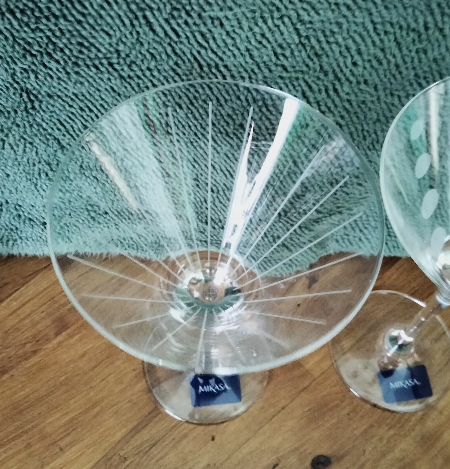 Pair of Mikasa Cheers Etched Martini Cocktail Gin Crystal Glasses spot