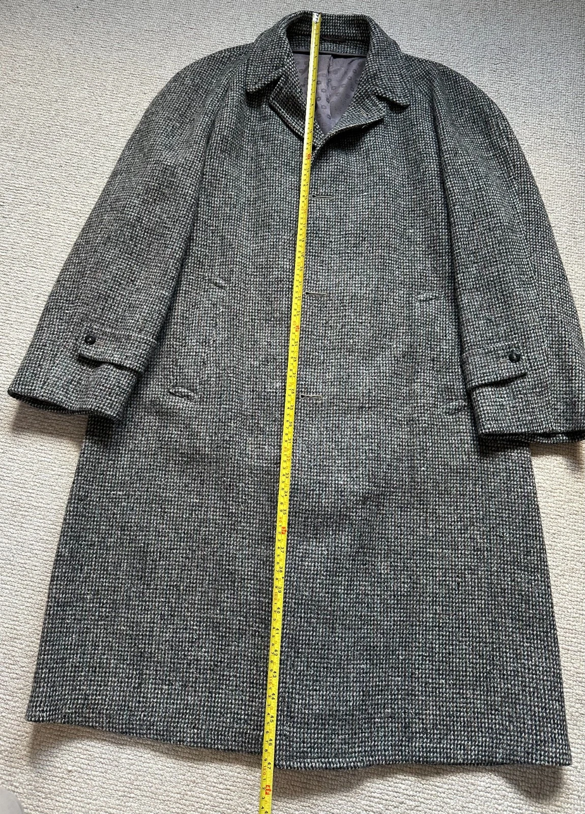 Vintage Men's Harris Tweed Overcoat. L/XL image 14