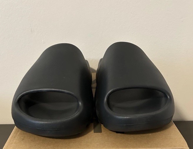 adidas yeezy slide ブラック　28cm US10 Amazon.com | Adidas Yeezy Slide Sandals (Little Kid-Big Kid