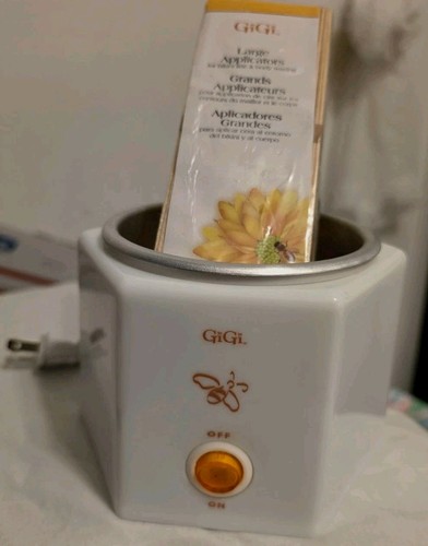 GiGi Space Saver Wax Warmer 08920 With 96 Large Applicators