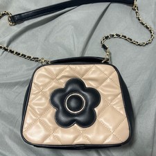 MARY QUANT 8-inch Quilted Shoulder Bag Beige Black