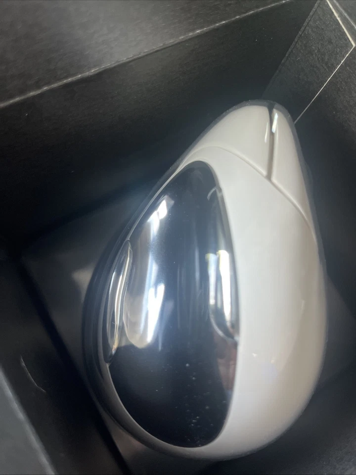 Evoluent Vertical Mouse VM4RB Mouse 4 Right Bluetooth - Image 4 of 4