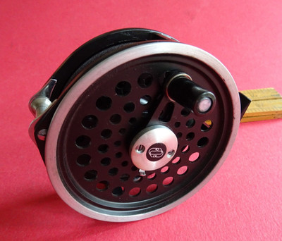SUPER WENIG BENUTZTE 3 5/8'' INTREPID KINGSIZE GEAR FLIEGEN MULTIPLIKATOR FLIEGENANGELROLLE