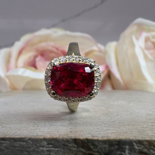 Anillo de compromiso de oro amarillo de 14k 4,50 quilates diamante cultivado en laboratorio corte cojín rubí rojo - Imagen 5 de 14