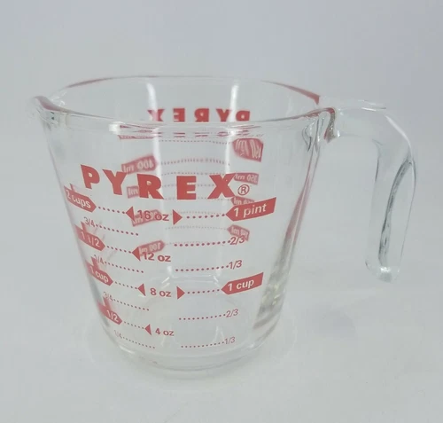 VINTAGE 2 CUP PYREX MEASURING  L-Handle RED Very Good Condition Standard/Metric