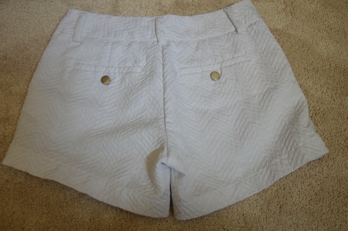 CK CALVIN KLEIN *SIZE 0* WHITE ZIGZAG TEXTURED SHORTS 3.5" INSEAM - Picture 4 of 6