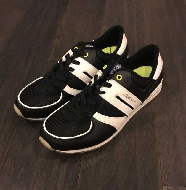 dkny black tennis shoes