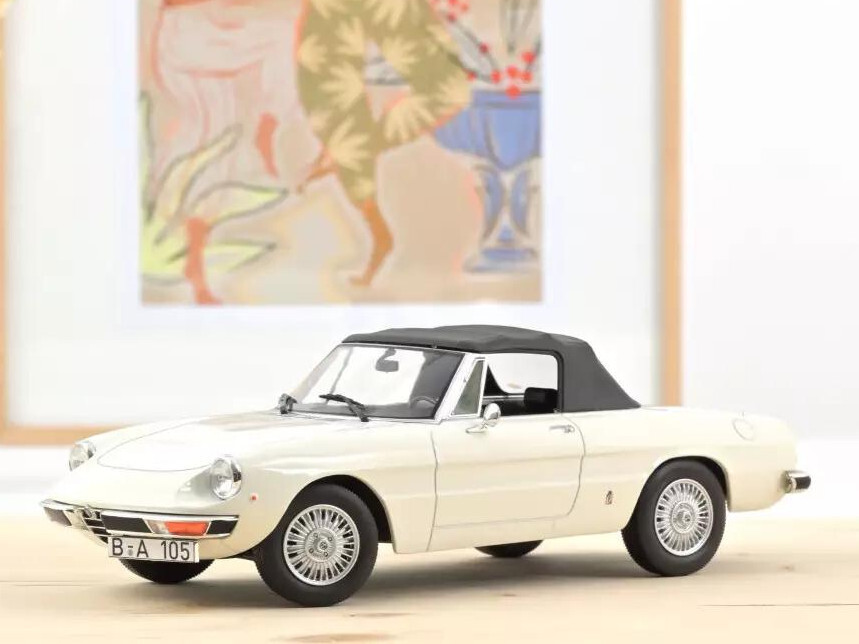 Alfa Romeo 2000 Spider 1978 Norev 187882 réplique haut de gamme 1/18 blanc
