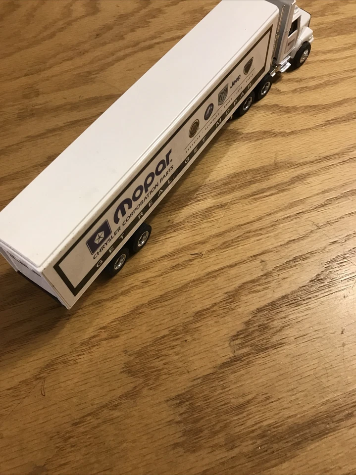 Remolque semirremolque ERTL cabina blanca MOPAR Chrysler Dodge publicidad 1/64 Foto 3 de 4