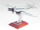 Junkers Ju 52-3 mce D 2202 Richthofen model airplane auf Sockel 1:200