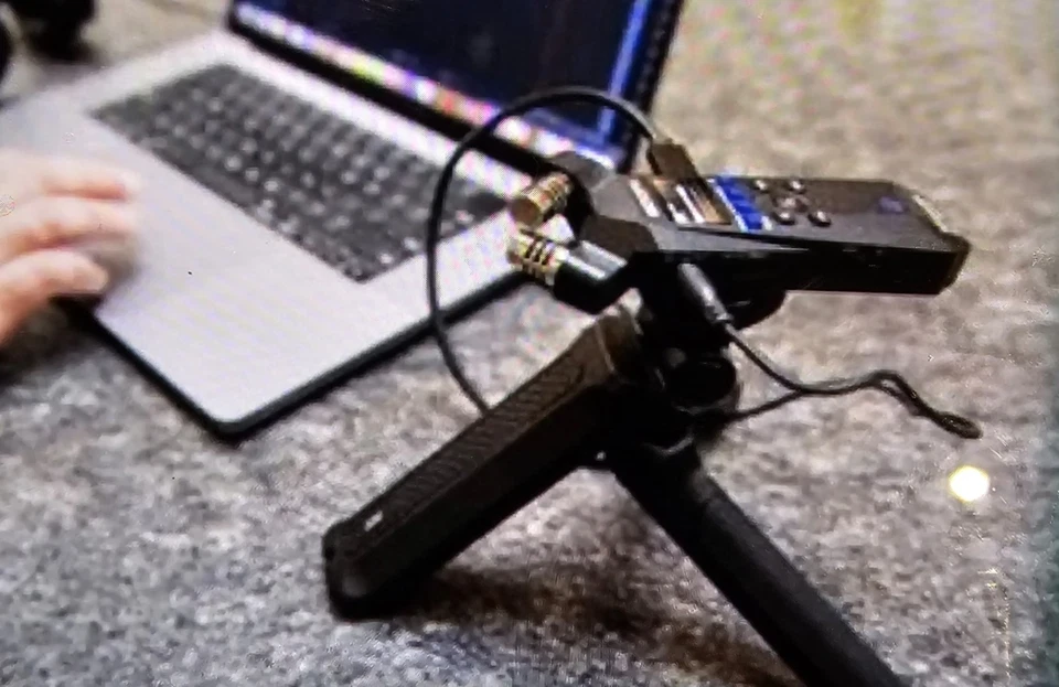 Zoom H1ESSENTIAL 32-Bit Float Stereo Handy Recorder - Image 3 of 4