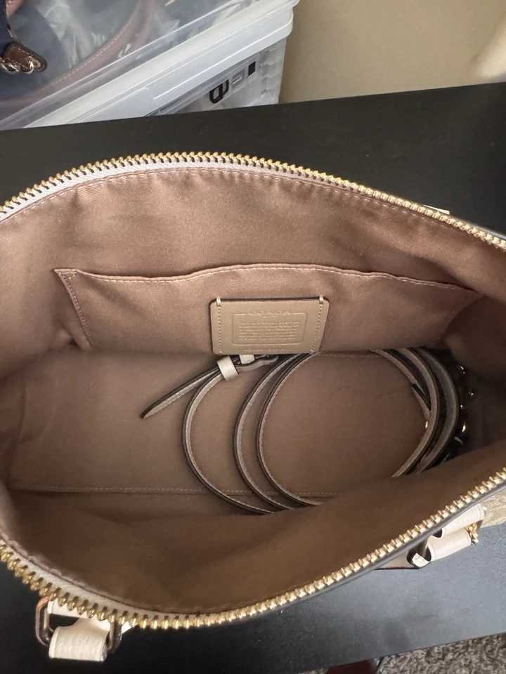 Pre-loved Authentic COACH Signature Shoulder and Crossbody Bag Set - Image 4 of 4