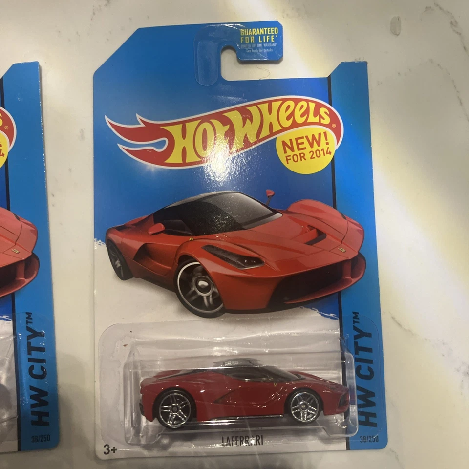 Hot Wheels 2014 HW CITY Ferrari LaFerrari Red Color - Image 3 of 4