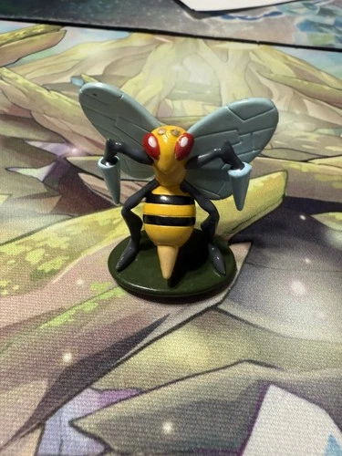 Pokémon Beedrill Tomy Figure AUTHNETIC *MISSING ANTENNAE*