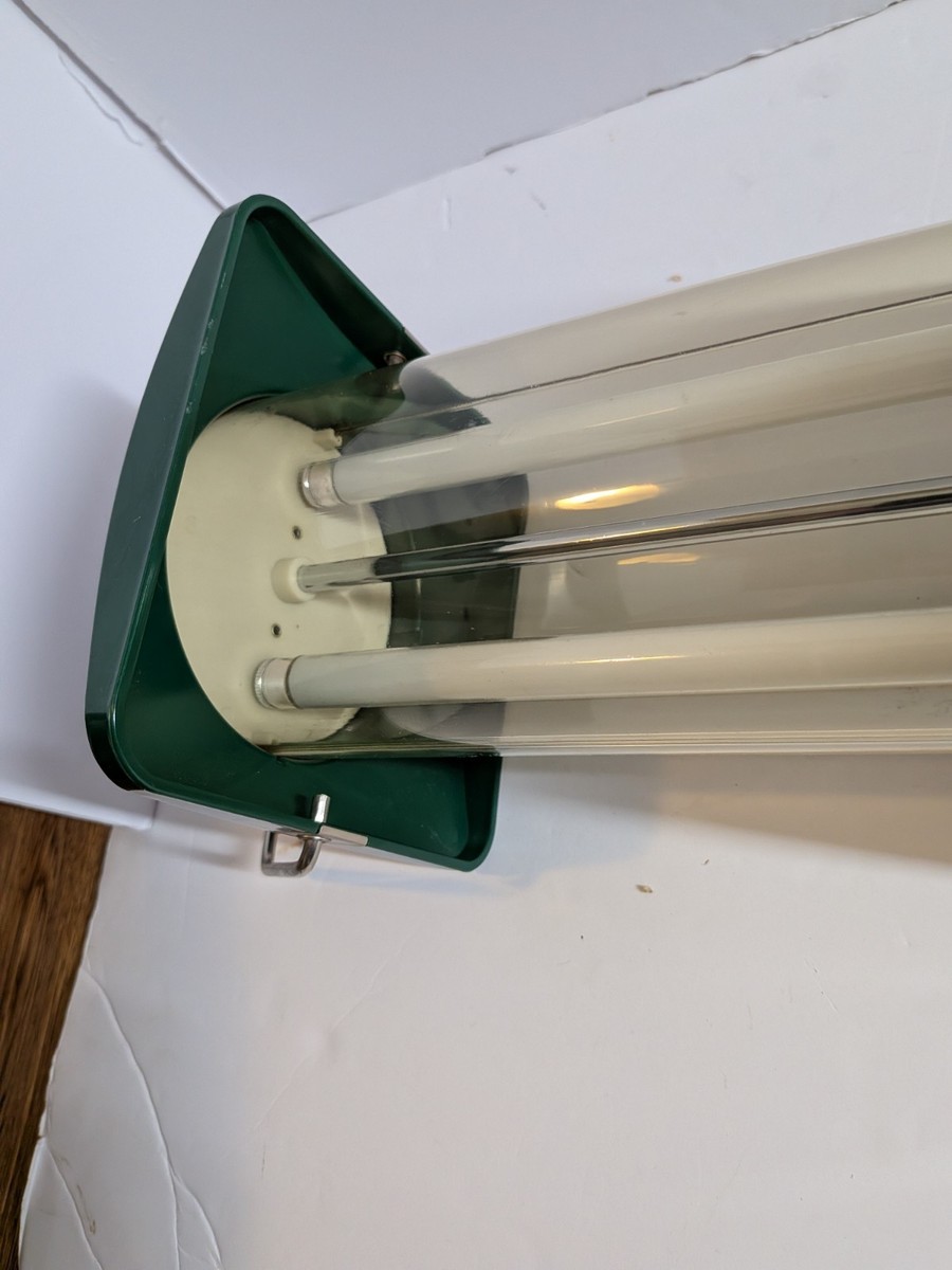 Lampe Lanterne Camping Vintage Ray-O-Vac Sportsman 360 – Verte Fluorescente – USA