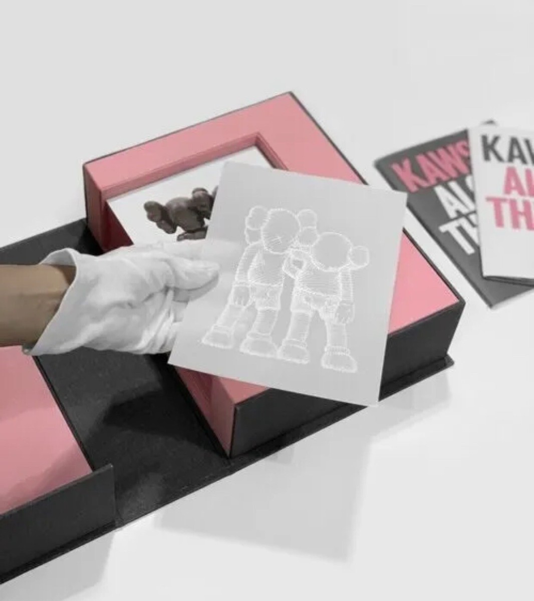 その他 MEDICOM TOY - kaws along the way monograph その他 MEDICOM TOY - kaws along the way monograph MEDICOM
