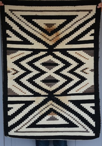 Vintage Navajo Rug - Black White Gray Geometric - 45" x 32" - Picture 5 of 8