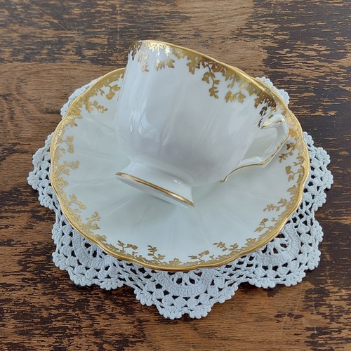 Aynsley Teacup and Saucer White with Purple Violets Flowers, Embossed Petals - Picture 5 of 12