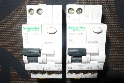 Interruttore Differenziale Schneider Electric 32A 30mA Tipo A &ndash; 4 Poli Usato