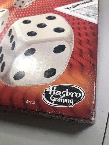 Yahtzee Hasbro Gaming Shake, Score & Shout Game With Easy Black Shaker Cup - Picture 9 of 10