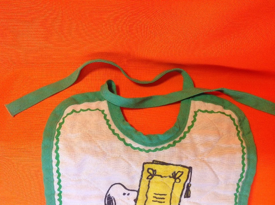 Babero bebé vintage Snoopy tela peanuts personajes 1958 Schulz Foto 3 de 4