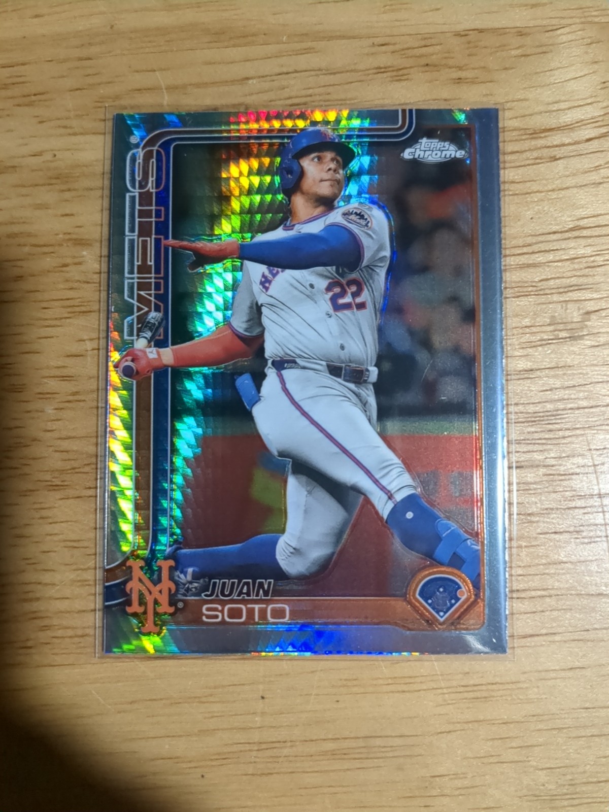 2025 Topps Chrome - Juan Soto #200 Prism Refractor
