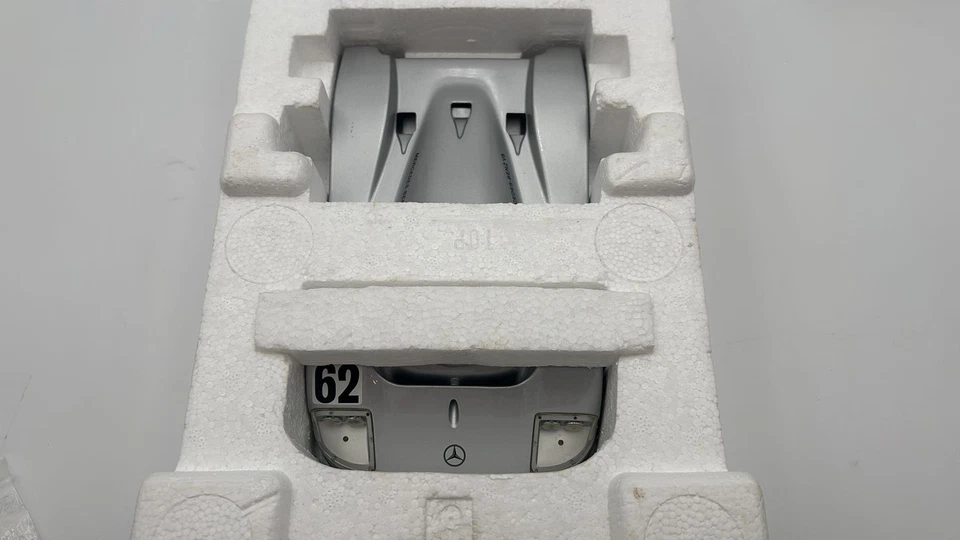 EX092 Exoto Sauber-Mercedes C9 1/18 - Immagine 4 di 4