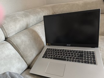 Acer Aspire 3 Notebook   guter Zustand aber sehr oft benutzt
