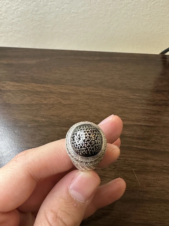 Mans Ring - Image 2 of 3